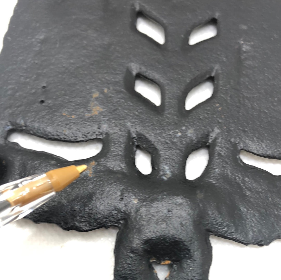 Vintage Cast Iron Trivet: Grain and Tassel Design