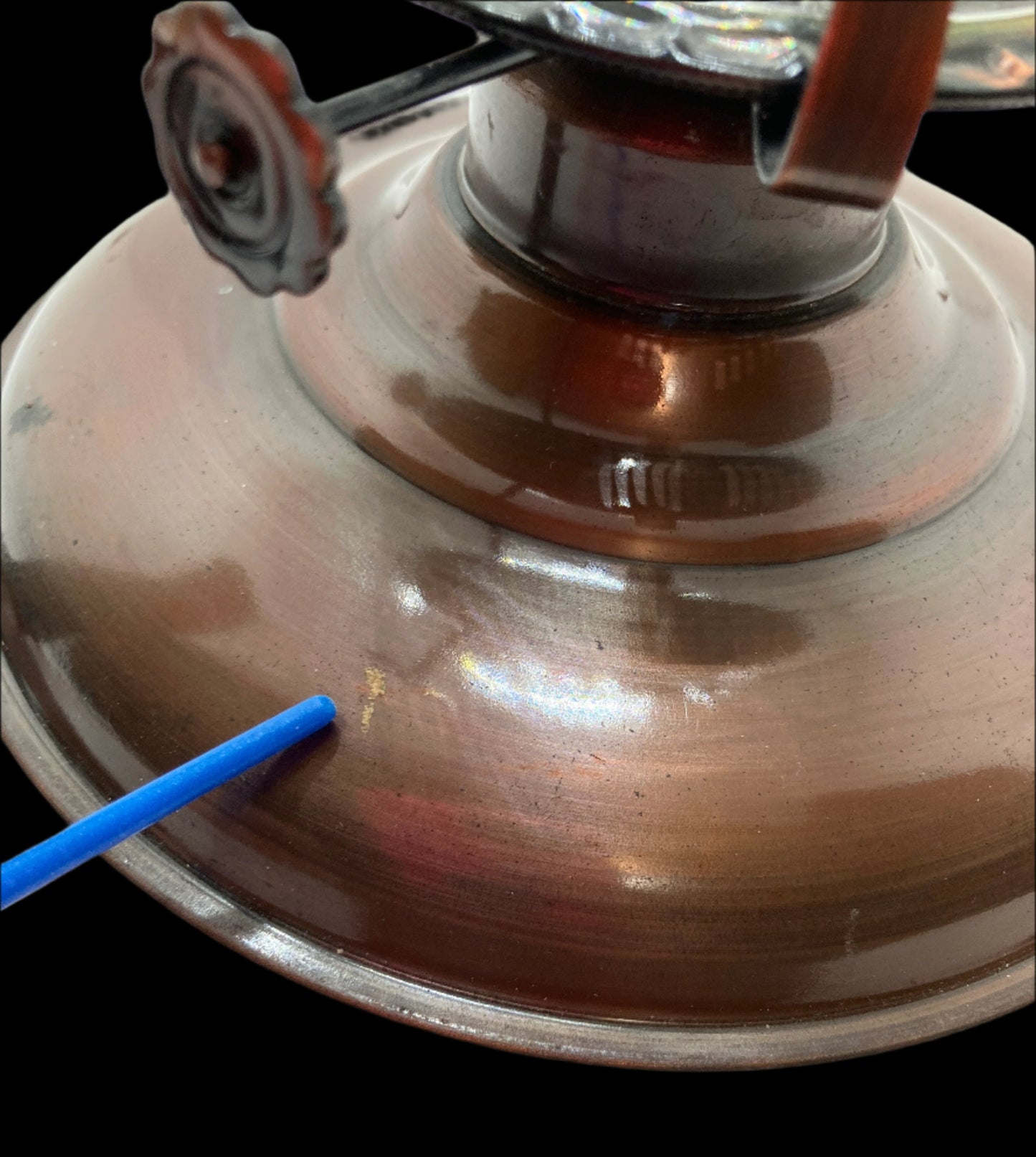 Vintage Mid-Century Metal Oil Lamp – Copper Finish, Clear Glass Chimney