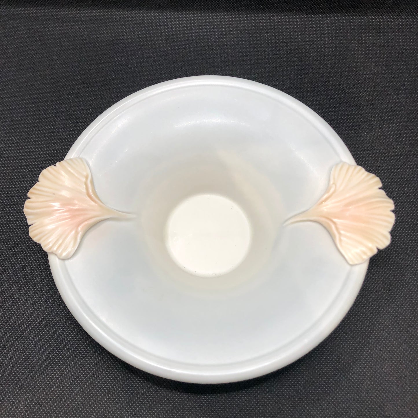 Trinket Dish with Ginkgo Leaf Handle interior