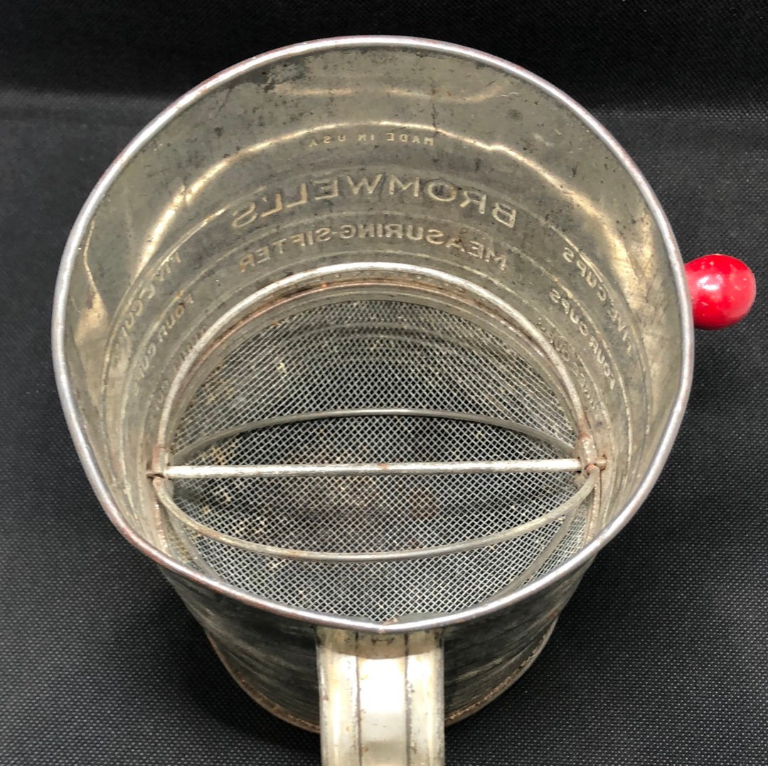 flour sifter vintage Bromwell top view