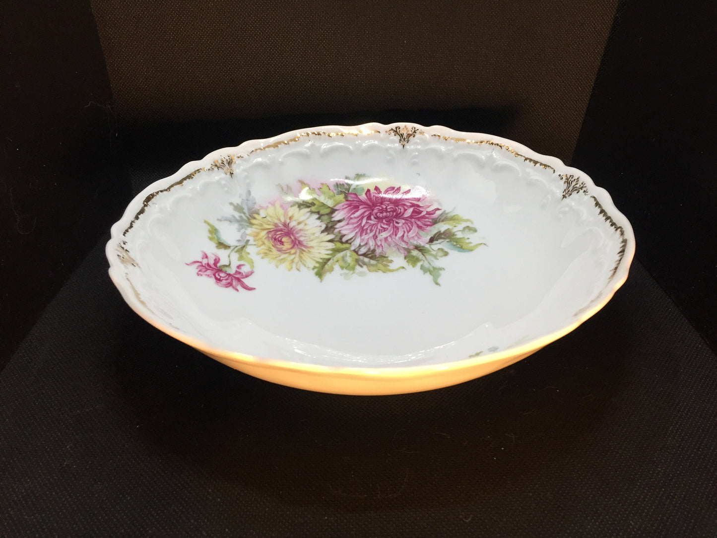 Weimar Germany Serving Bowl