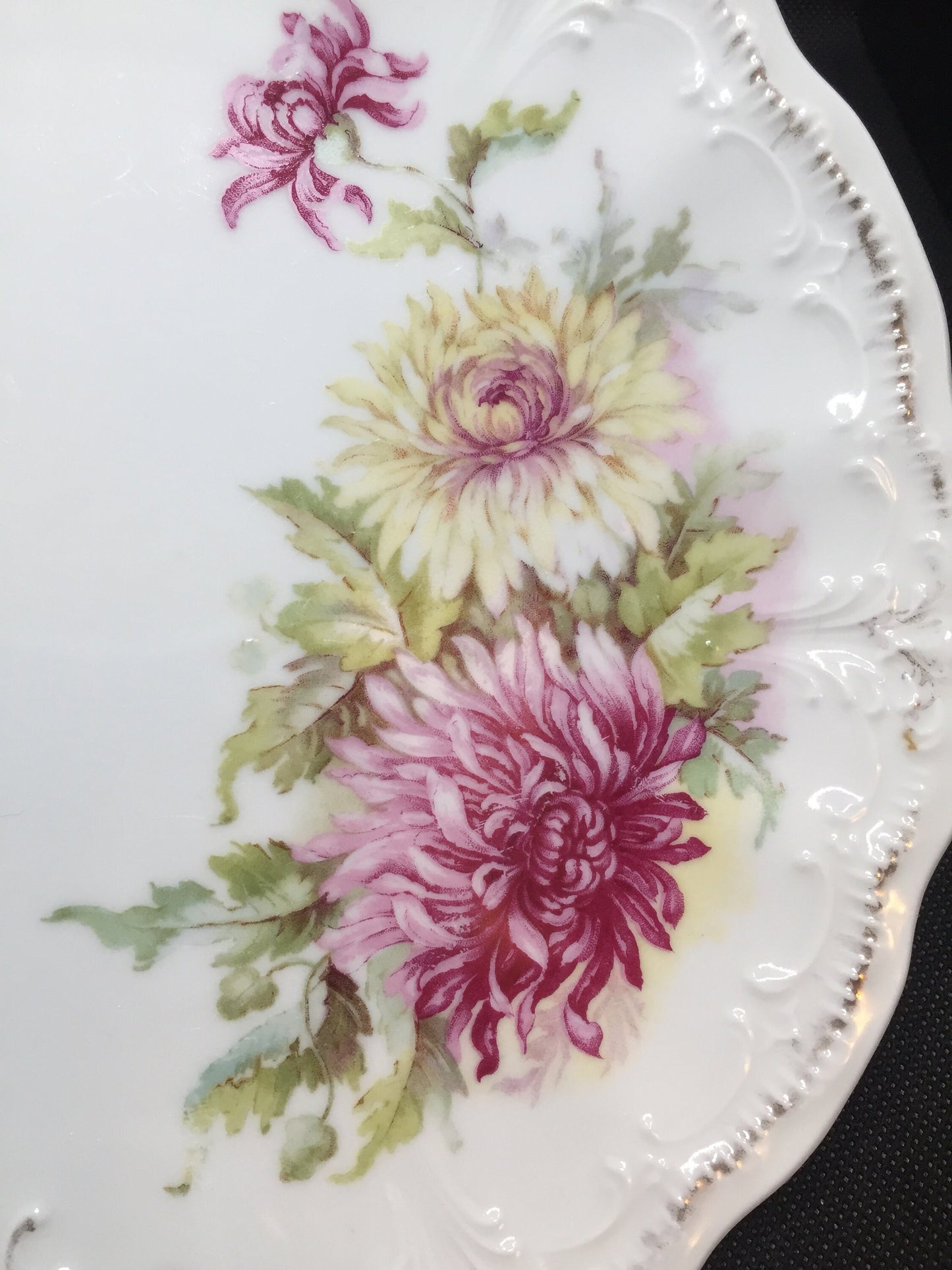 Weimar Germany Cake Plate w/ Small Flea Bite on Back