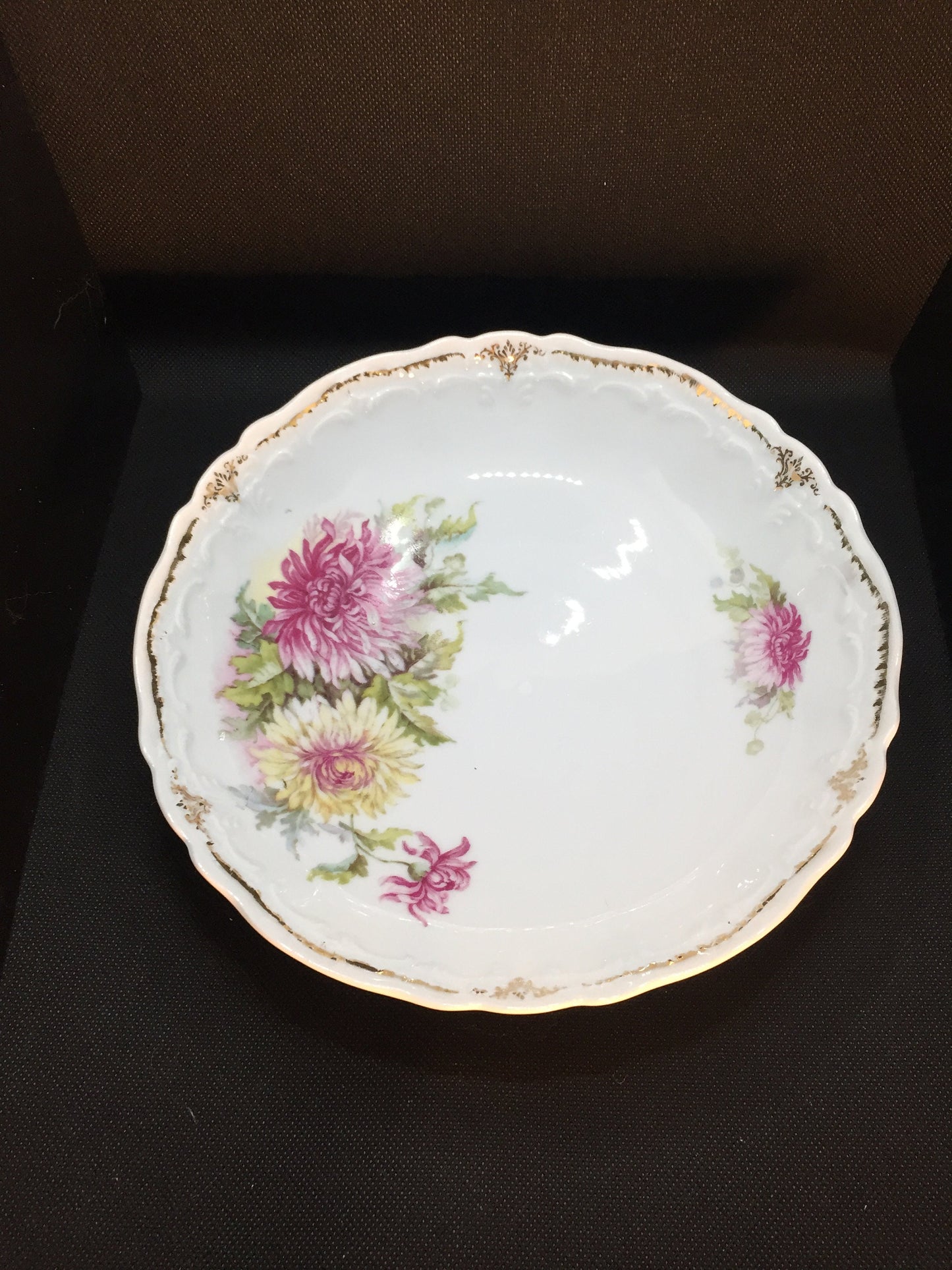 Weimar Germany Serving Bowl