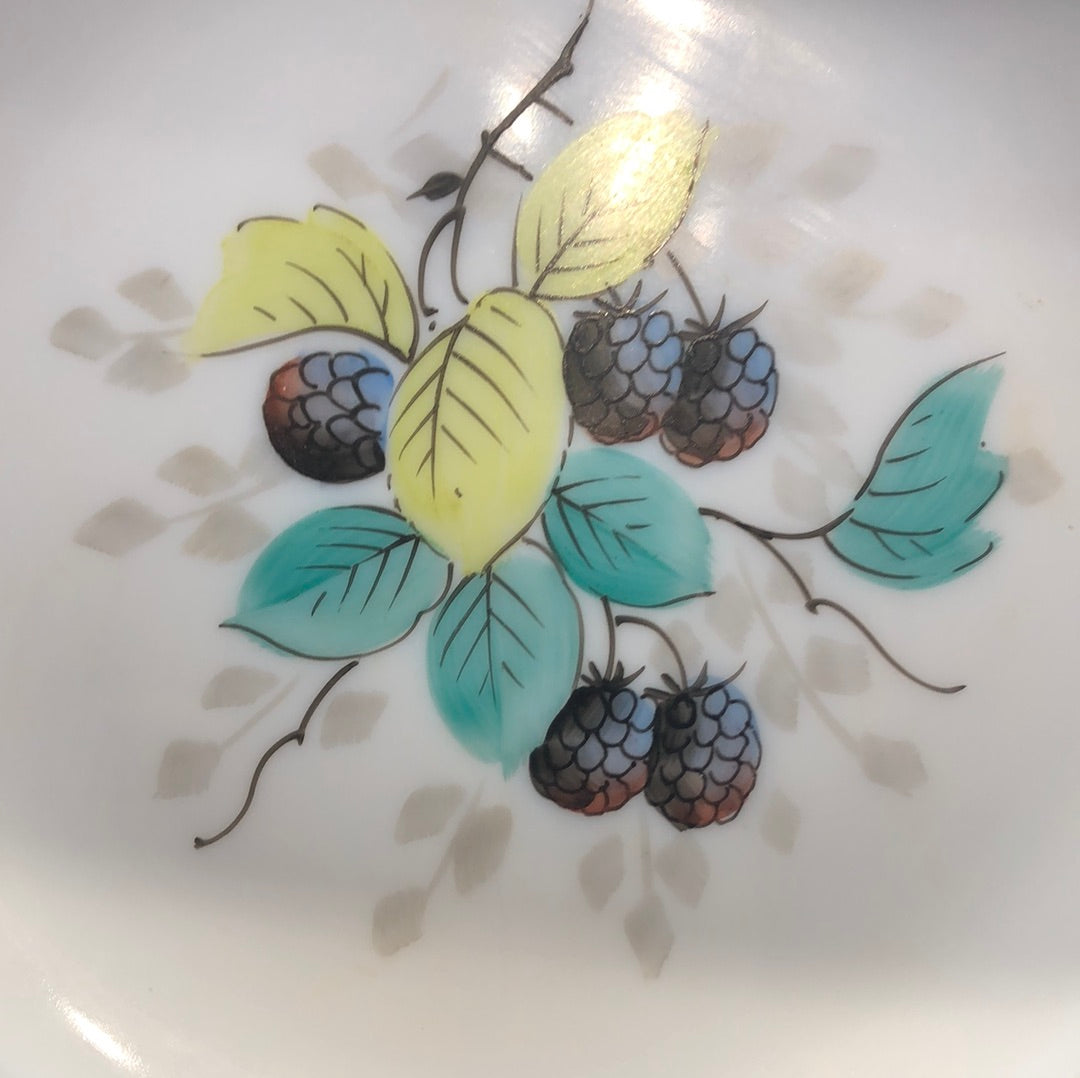 mid century milk glass hand painted plate by Westmoreland with blackberry close up