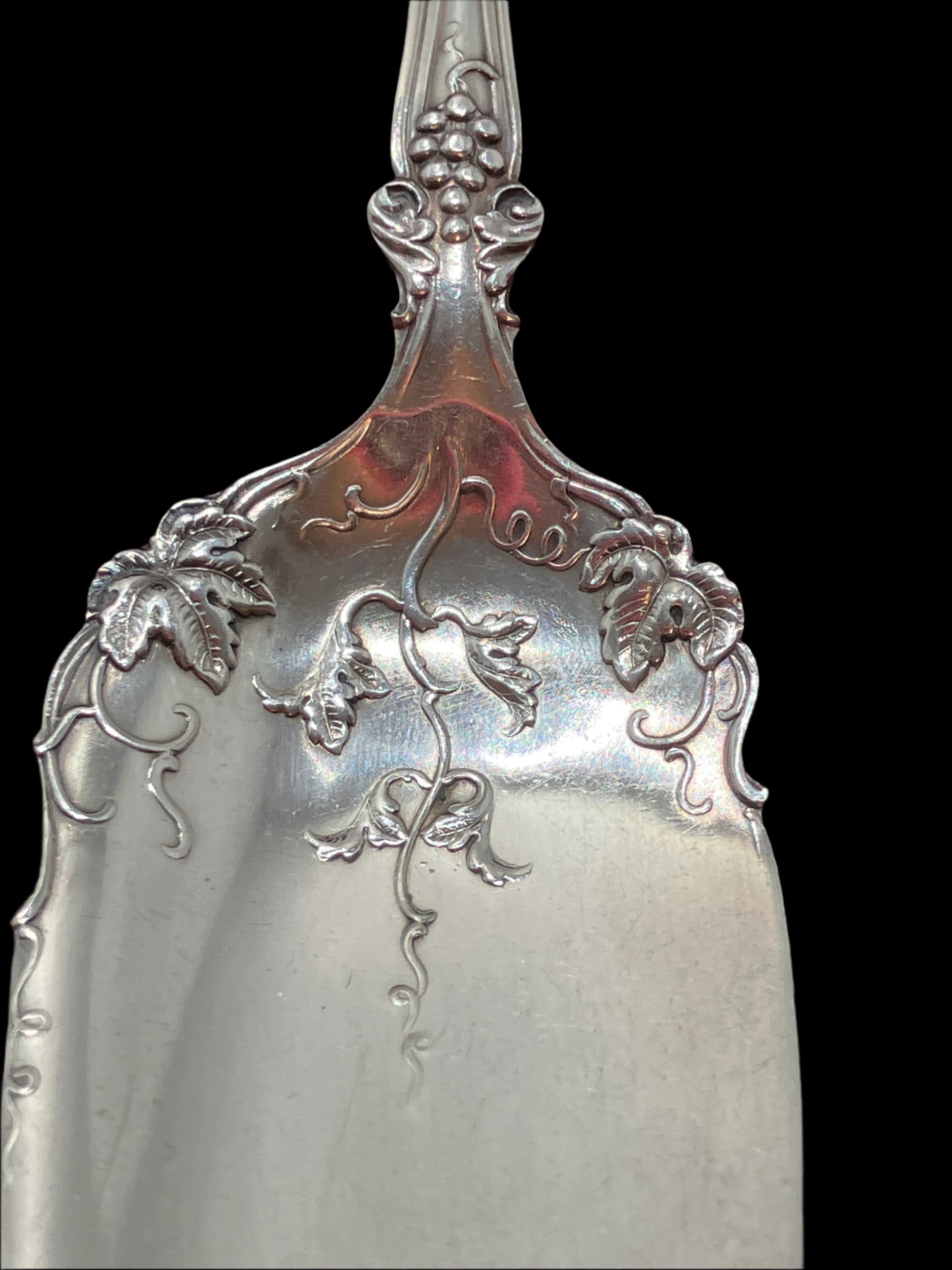 1847 Rogers Bros Grape Pattern Jelly/ Pastry Server Leaves and Vines
