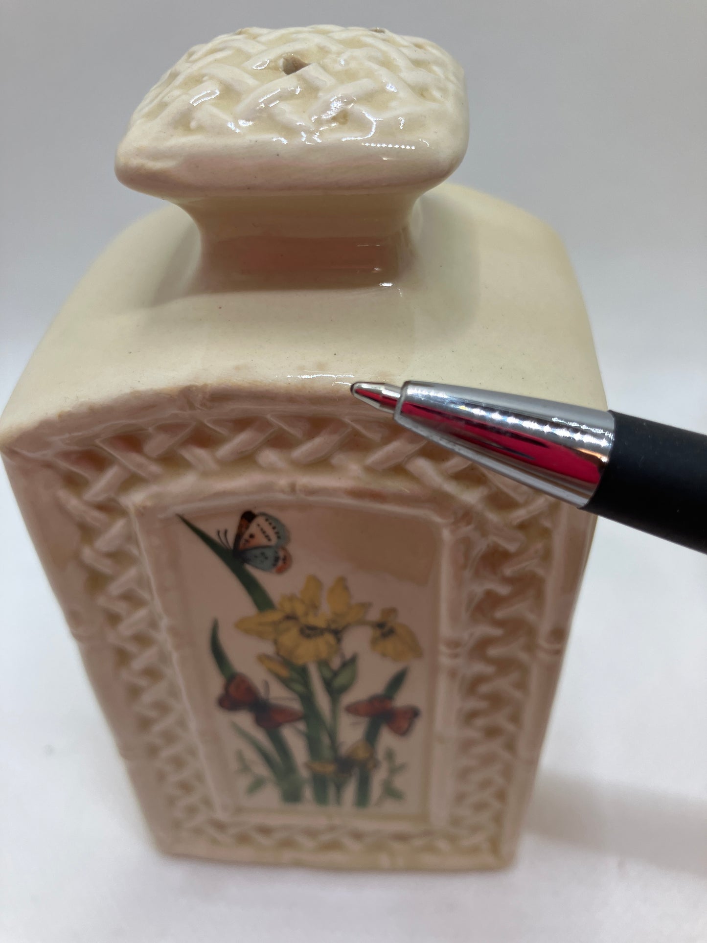 Vintage 1970s Enesco Japan Butterfly Garden Trellis Salt & Pepper Shakers