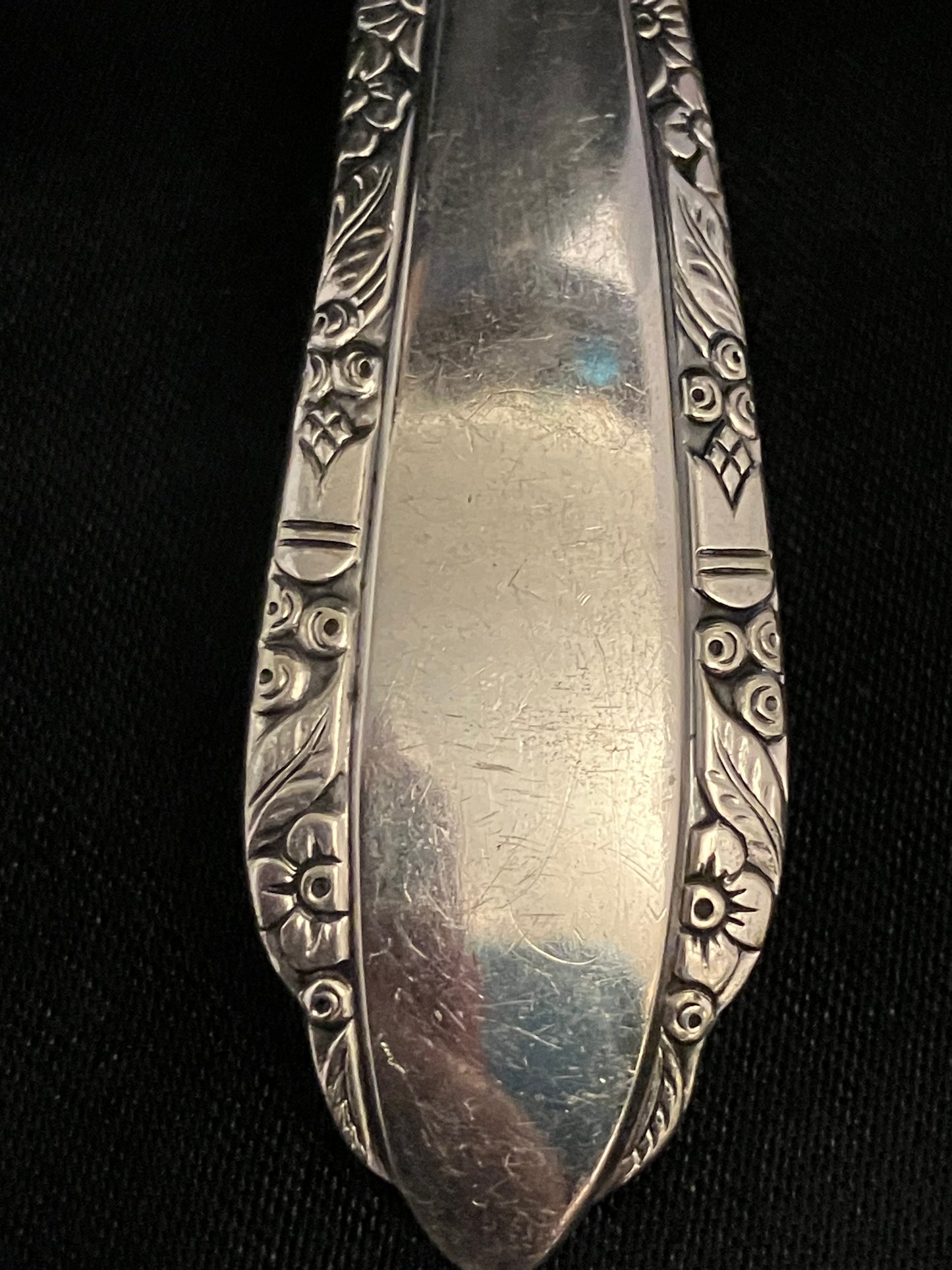Vintage Oneida Madelon Gravy Ladle – Community Plate Silverplate – 1935 Art Deco Floral