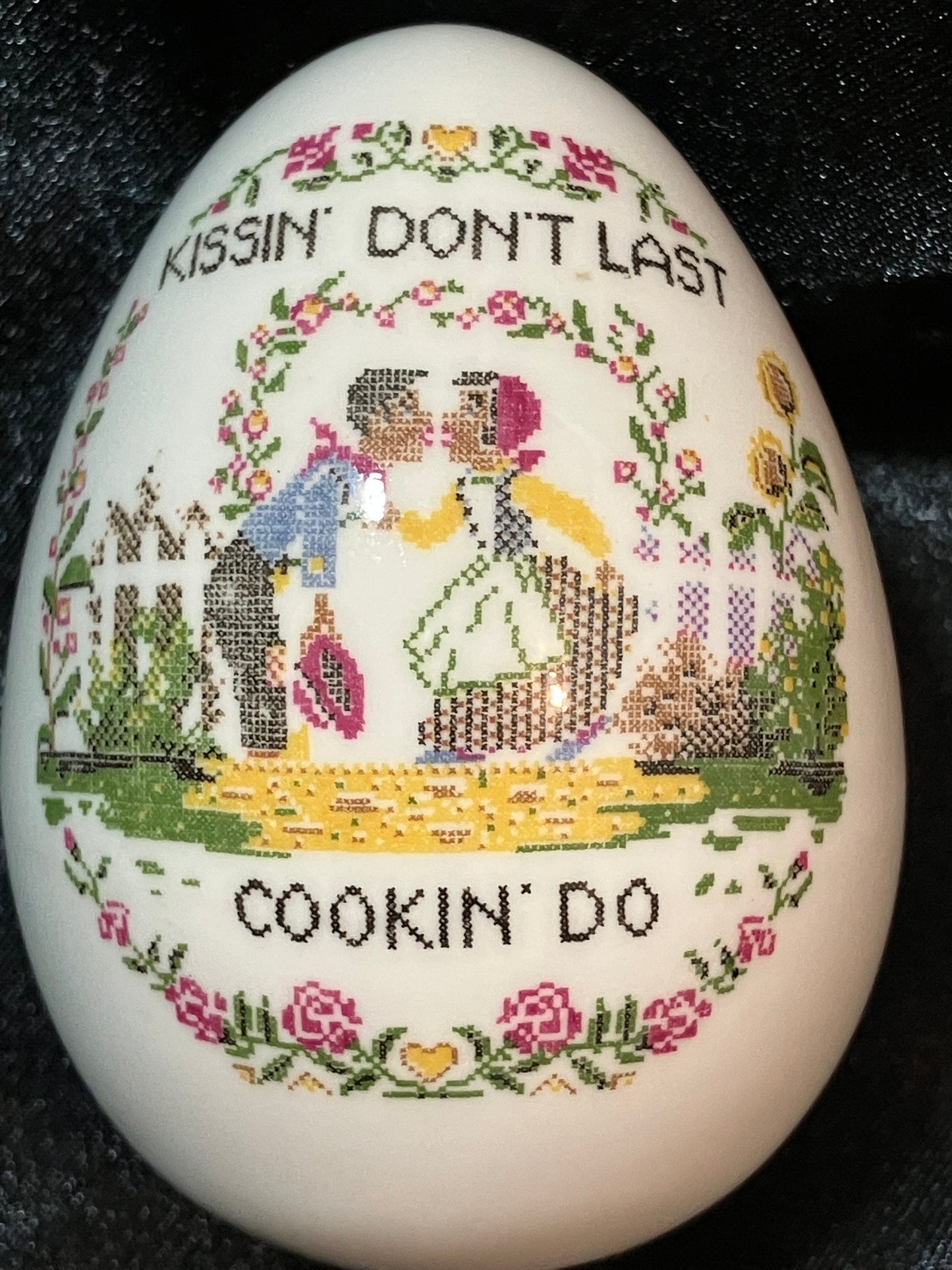 Vintage Crown Staffordshire Porcelain Egg – Fine Bone China England