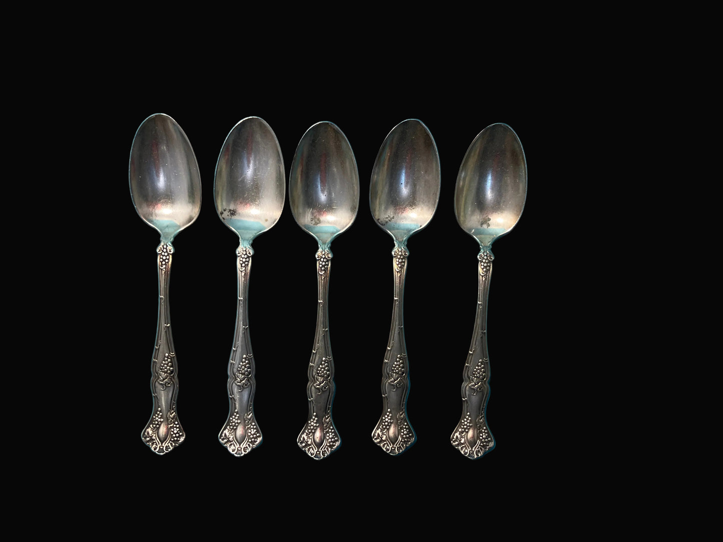 Antique 1847 Rogers Bros “Vintage” Grape Pattern Teaspoons – Set of 5