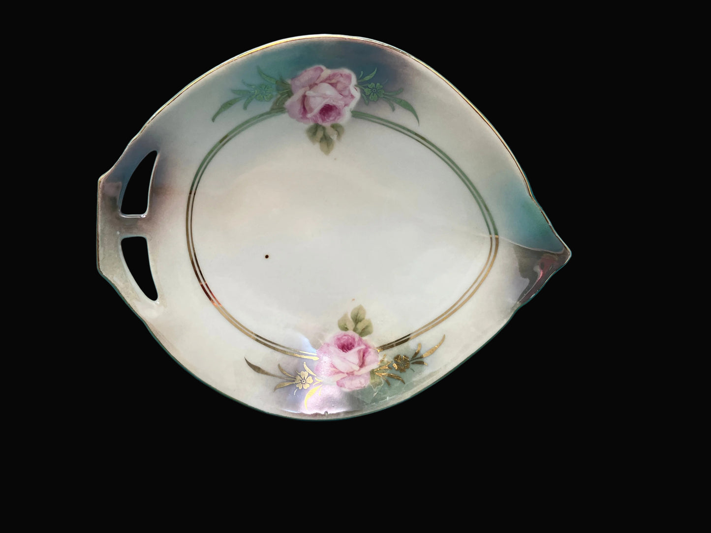 Decorative ceramic plate with floral design