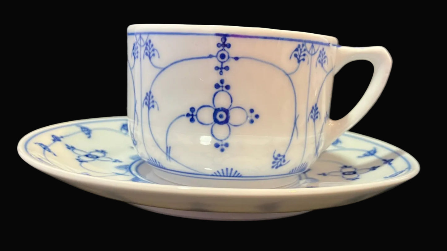 Vintage Moschendorf Bavaria Cup and Saucer Set – Strawflower Blue & White Porcelain – Set of 4