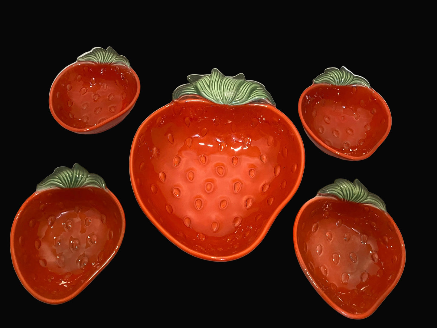 Vintage Metlox Poppytrail Strawberry Bowl Set