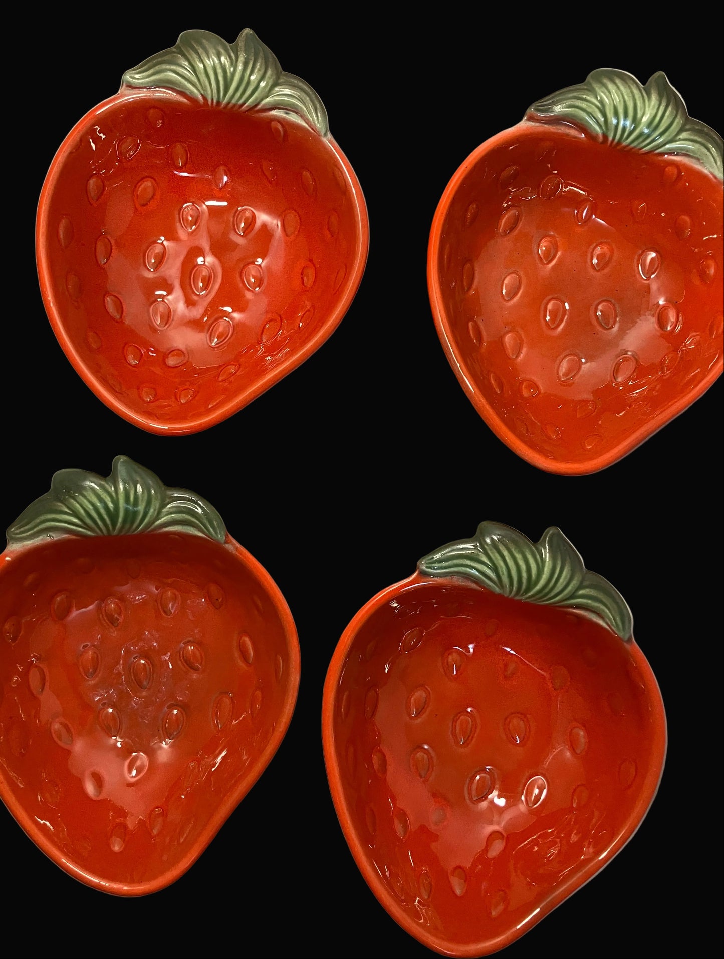 Vintage Metlox Poppytrail Strawberry Bowl Set