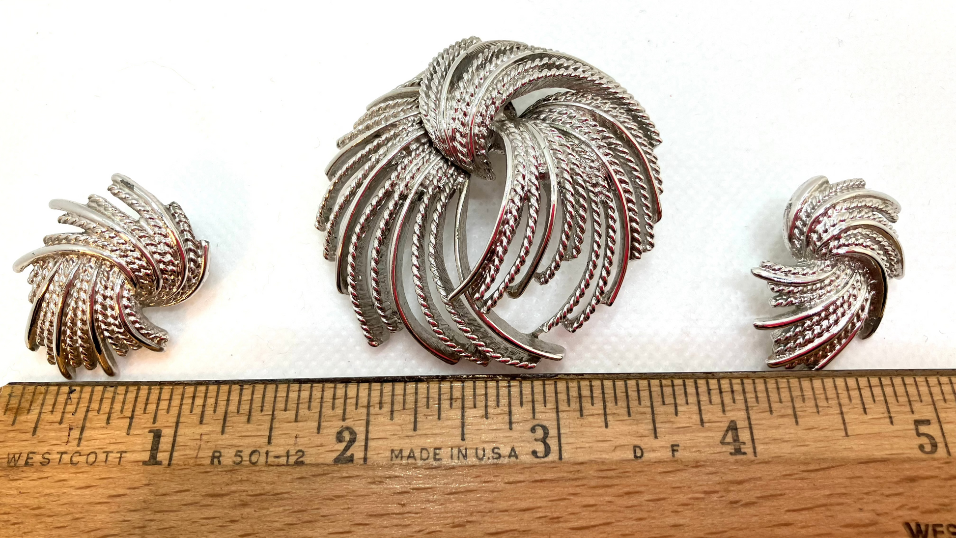 Mid Century Monet Brooch Pin and Clip Earrings Size