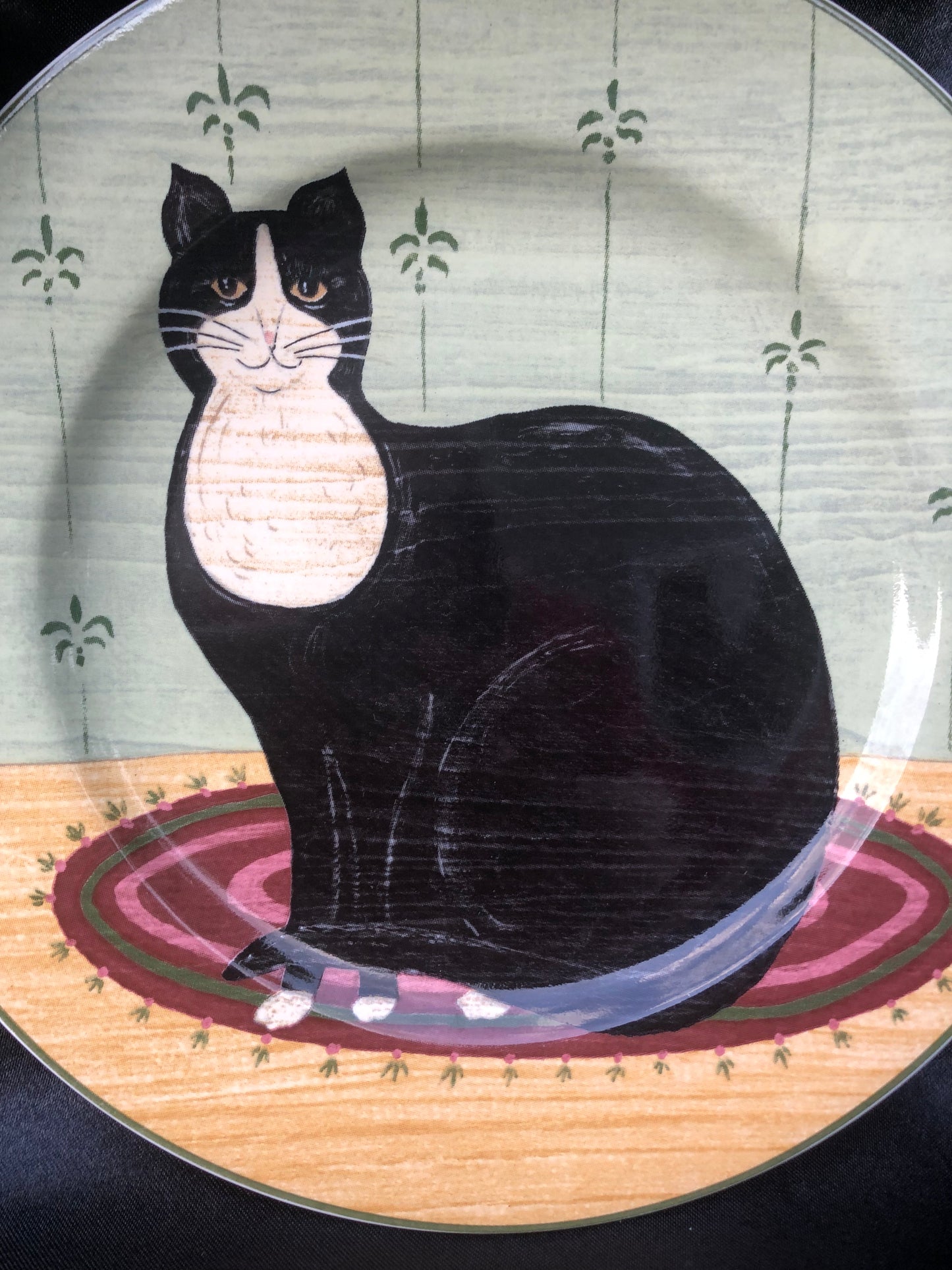 Oneida cat collection plate with tuxedo cat by Warren Kimble