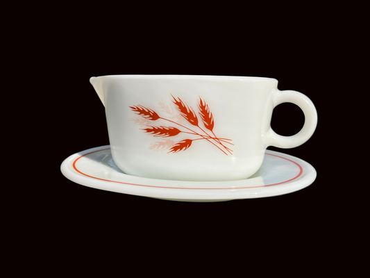 Pyrex Autumn Harvest gravy boat and undertray in excellent vintage condition