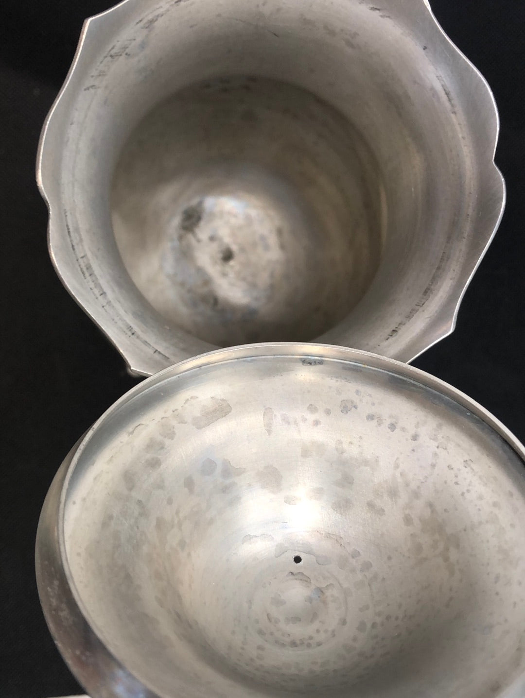 Tea/Coffee Pot -Vintage Pewter interior