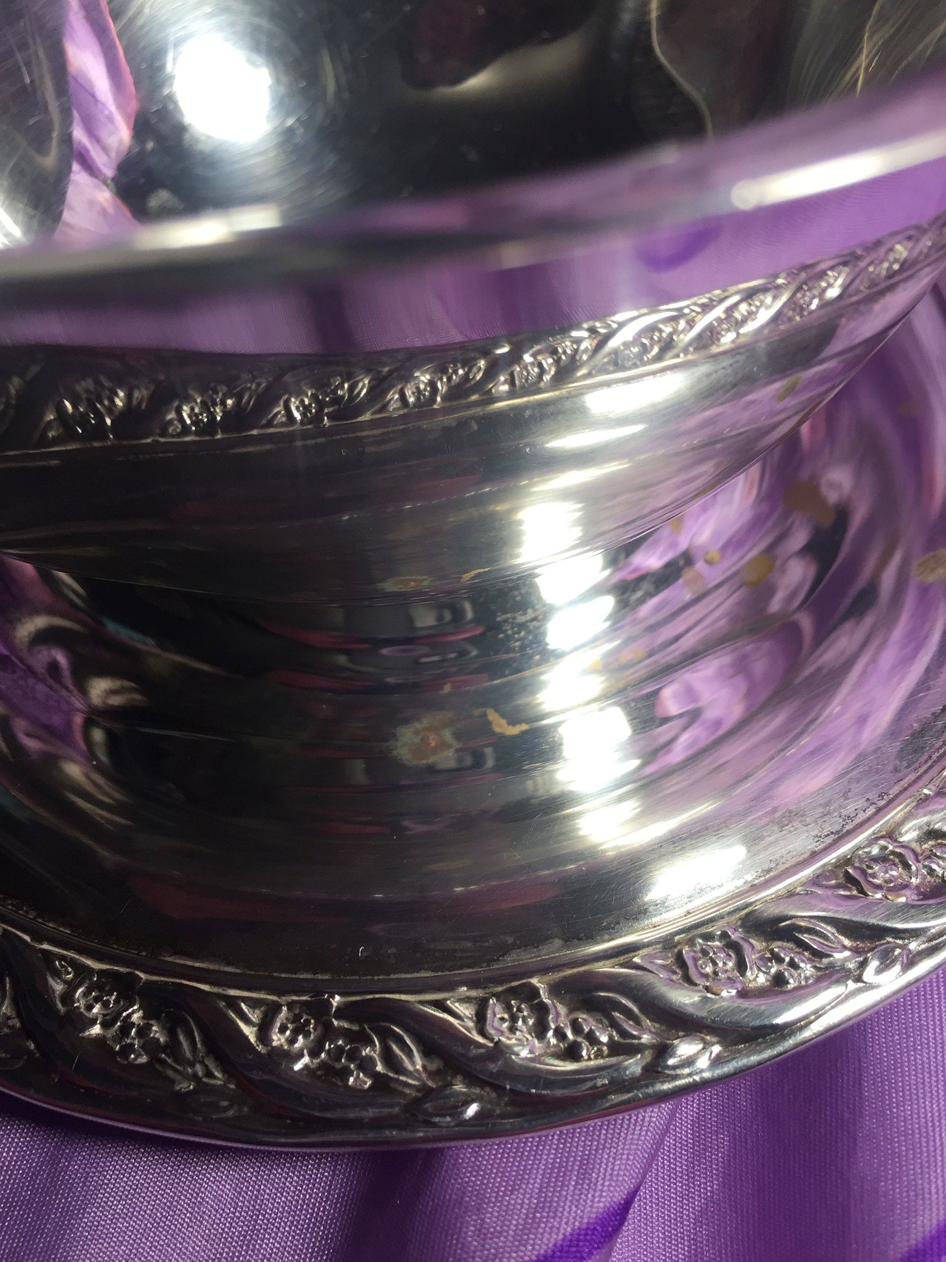 WM Rogers Spring Flower Silver plate Gravy Boat