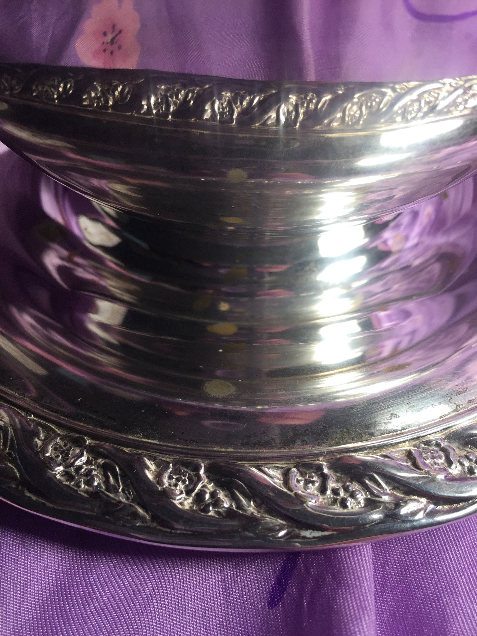 WM Rogers Spring Flower Silver plate Gravy Boat