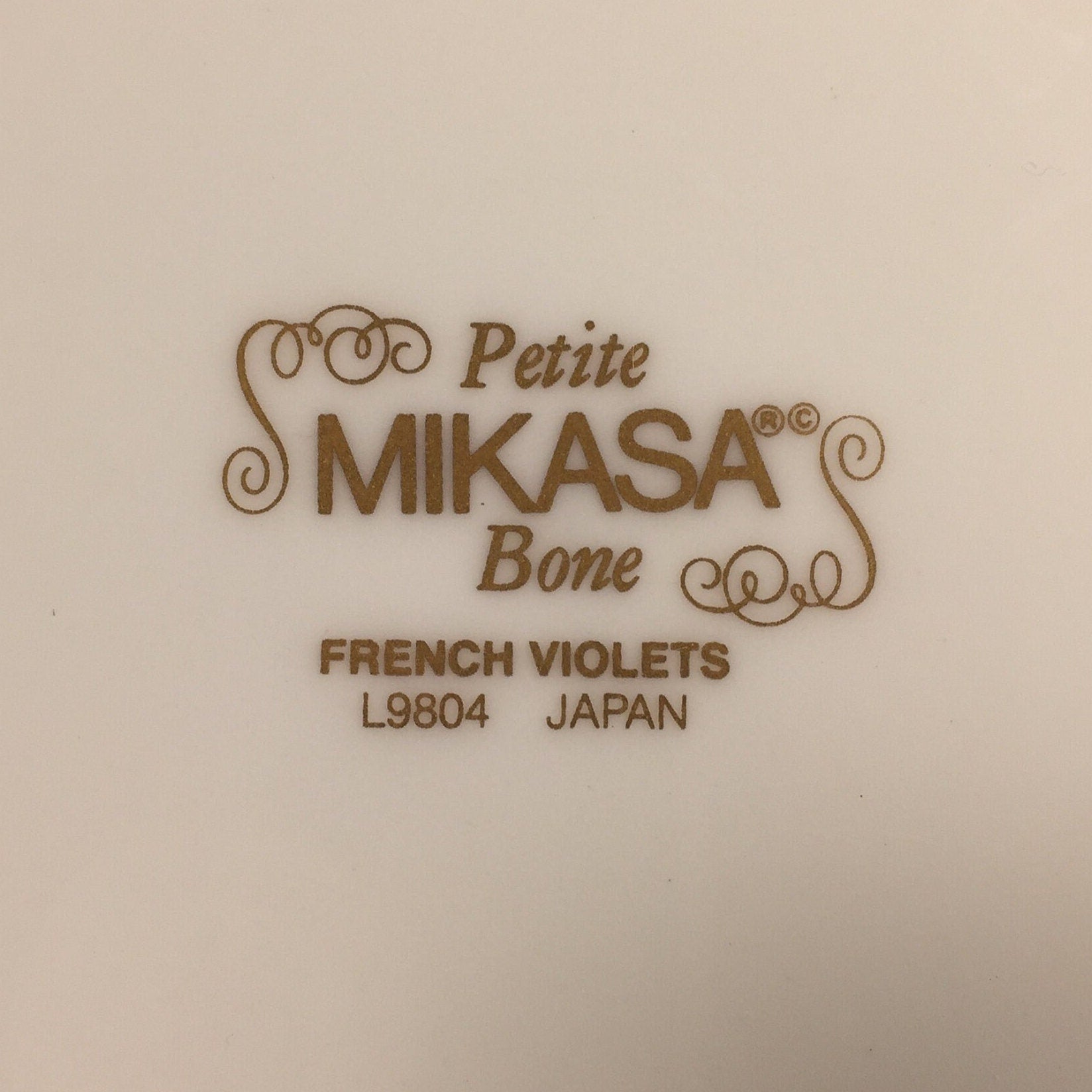 Mikasa French Violets Bone China 10 Inch Vegetable Bowl