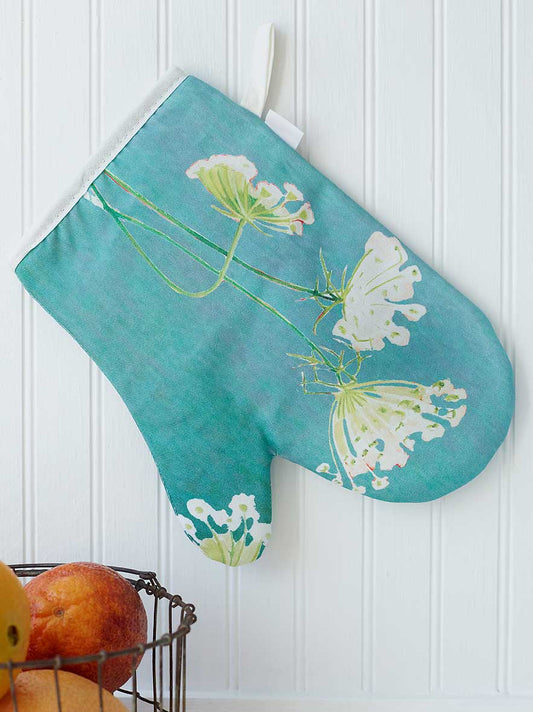Oven Mitt: Queen Anne's Lace on Teal
